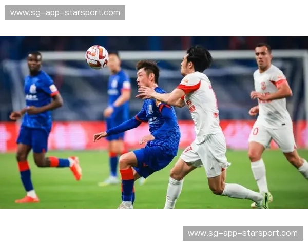 蓝红交织的岁月史诗：上海申花vs广州恒大，半部中超豪门兴衰录